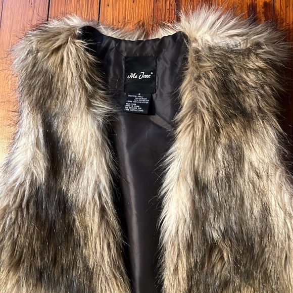 Faux fur vest - Picture 2 of 3